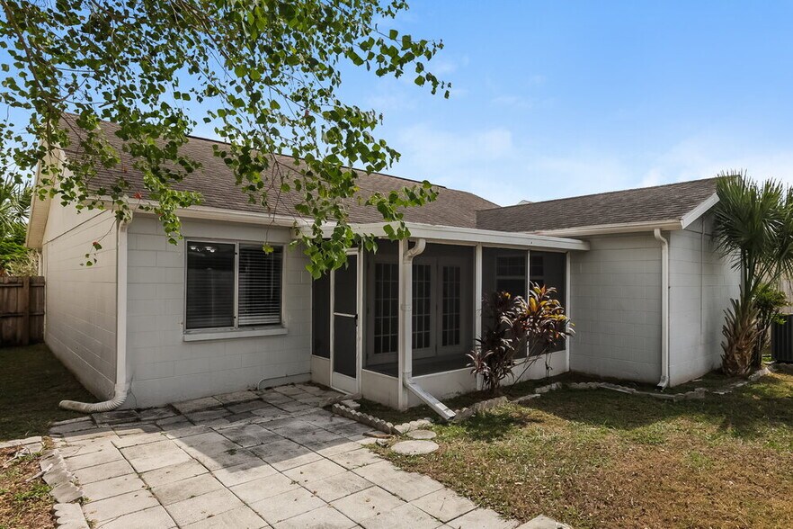 Building Photo - 1310 Coolmont Dr
