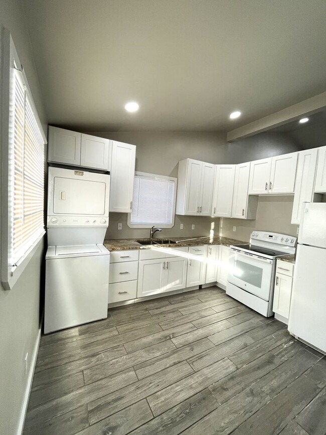 QUIET GULF SHORES APARTMENT 229 E 21st Ave Gulf Shores AL 36542