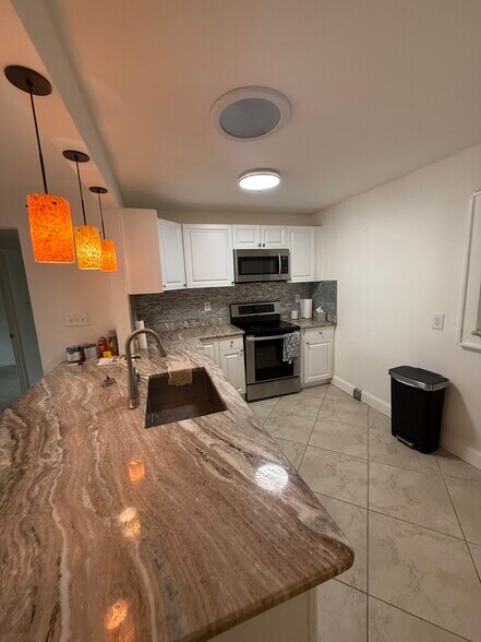 Building Photo - 2315 Carroll Pl