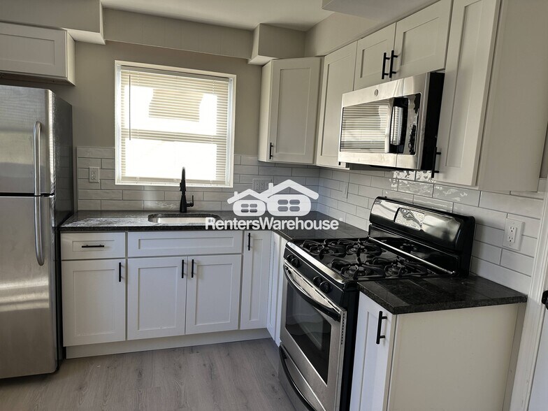 Building Photo - 1023 Cedarcroft Rd