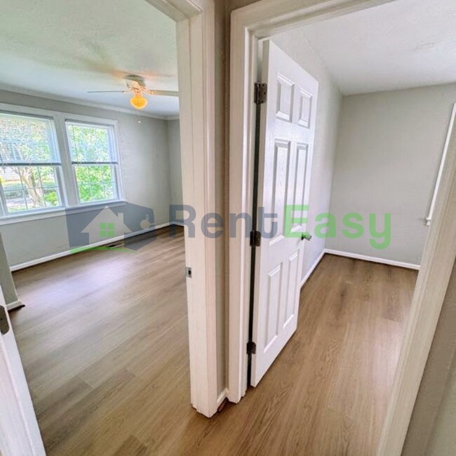 Building Photo - 3316 Dunkirk Ave