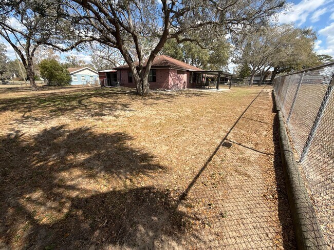 Building Photo - Stunning 2-bedroom, 2-bathroom home with large fenced in back yard.