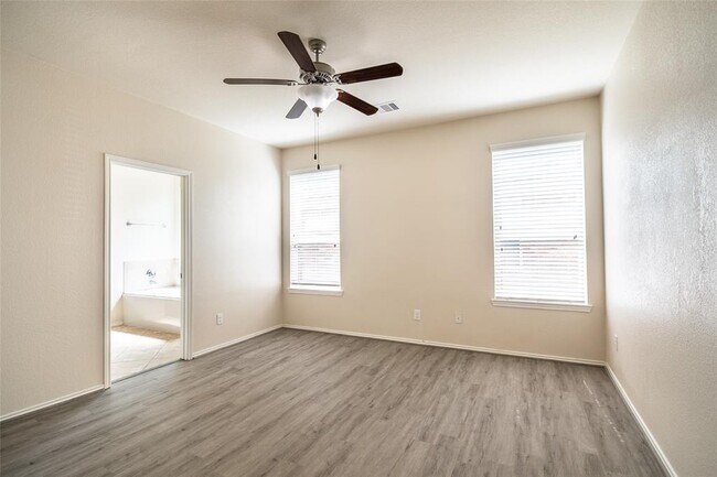 Building Photo - 13546 Smith Lake Ln