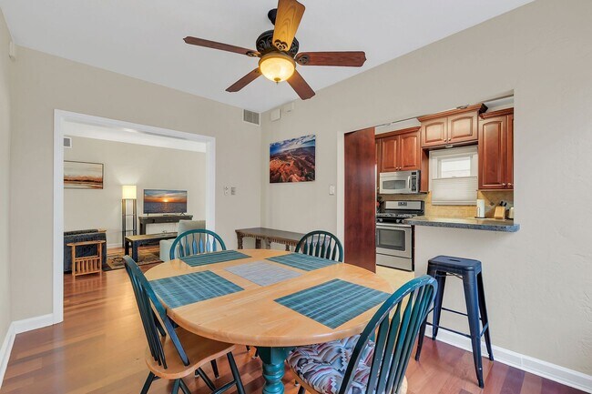 Building Photo - Timeless Historic Santa-Fe Style Home in F...