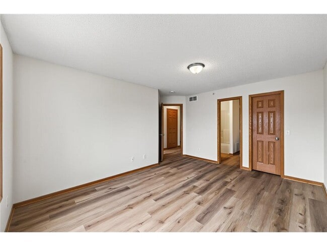 Building Photo - 6581 Olive Ln N