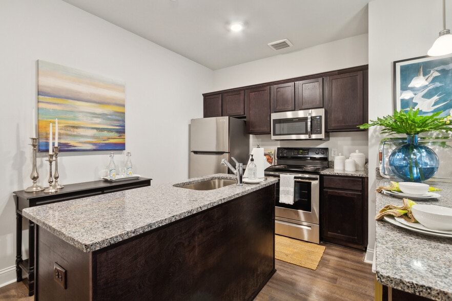 Kitchen - Cedar Grove