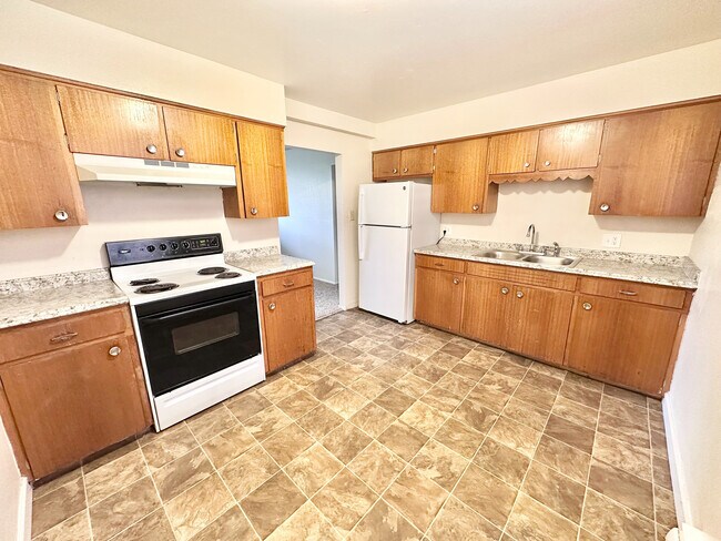 Kitchen - 7250-7290 Newton Street