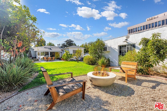 Primary Photo - 6283 Commodore Sloat Dr