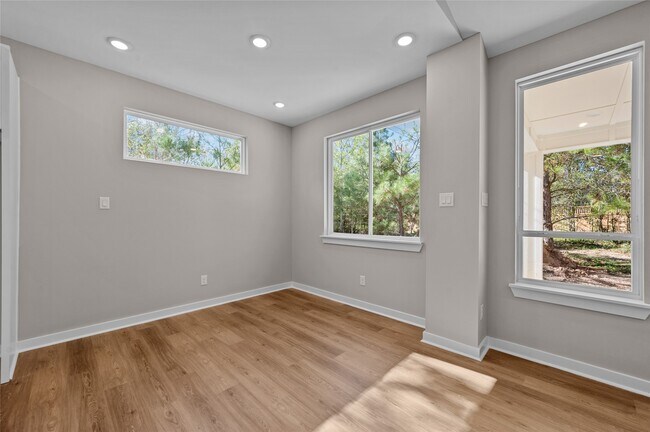 Building Photo - 28407 Champion Oaks Dr