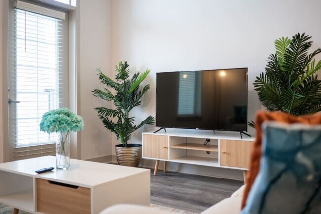 Building Photo - 5775 Sunrise Wy