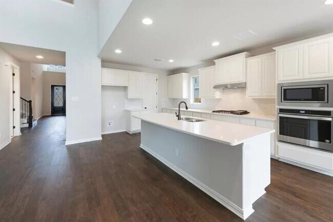 Building Photo - 3457 Francisco Way