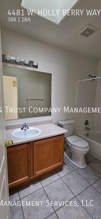 Building Photo - 4481 W Holly Berry Way