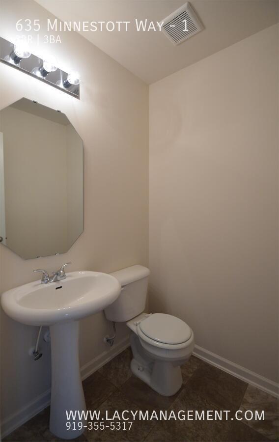 Building Photo - 635 Minnestott Way
