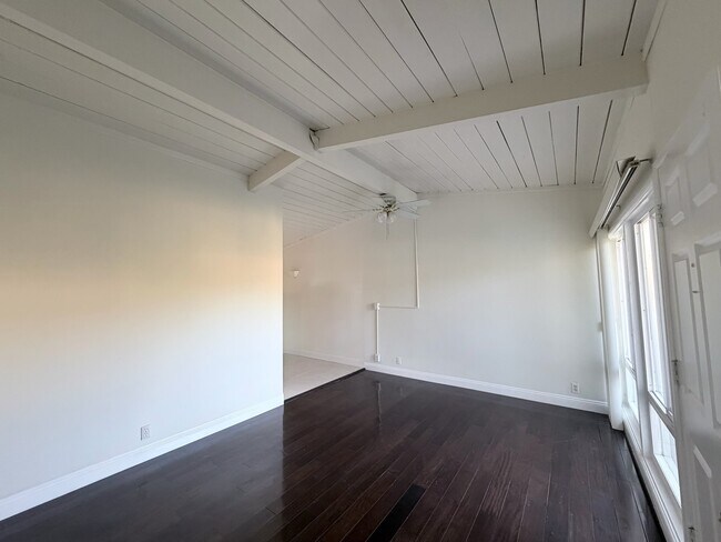 Living / Dining Area - 243 1/2 S Church Ln