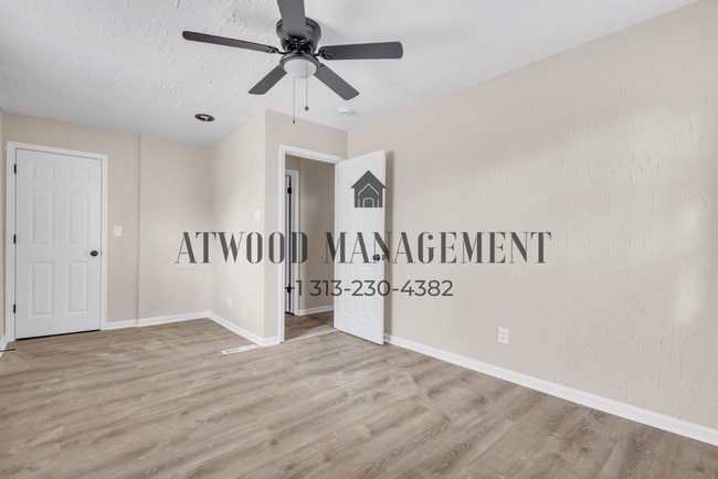 Building Photo - This beautifully updated 2-bedroom, 1-bath single-family home is ready for move-in!