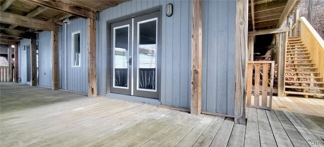 Building Photo - 1308 E Shore Dr