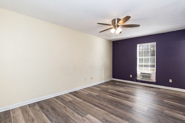 Building Photo - Gorgeous 3 Bedroom Home in Raleigh