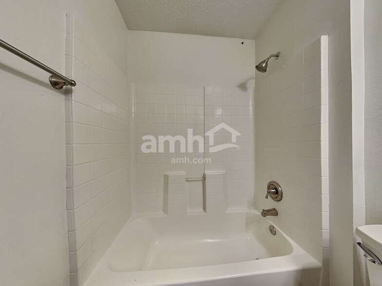 Building Photo - 30707 Pga Dr