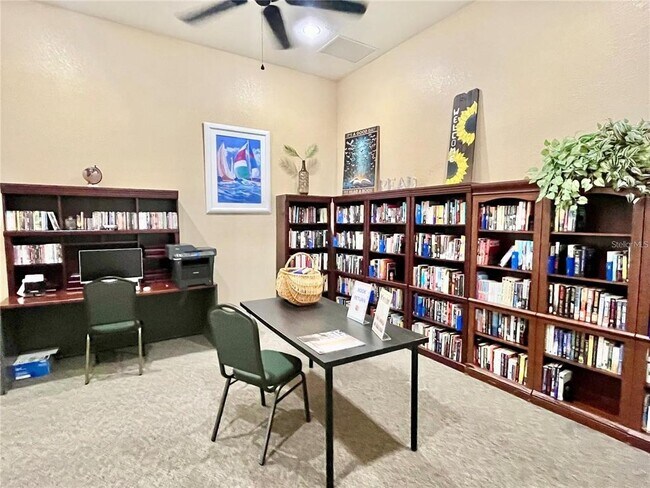 Building Photo - 2121 Heron Lake Dr