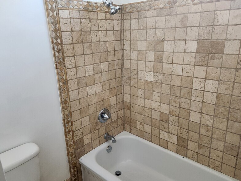Building Photo - 5511 Coldwater Canyon Ave