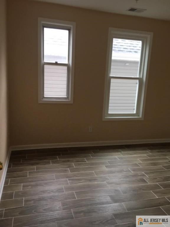 Building Photo - 250 Somerset St