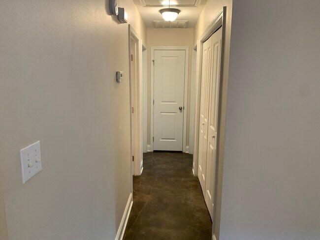 Building Photo - 17618 Avalon Terrace