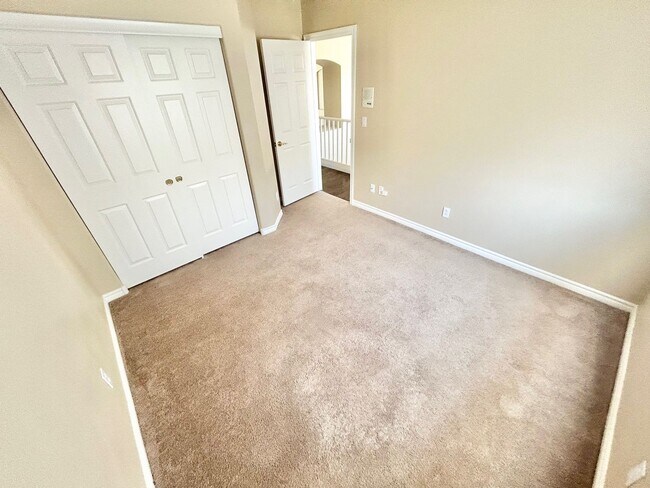 Building Photo - BEAUTIFUL 2 STORY HOUSE IN GATED SEVEN HIL...