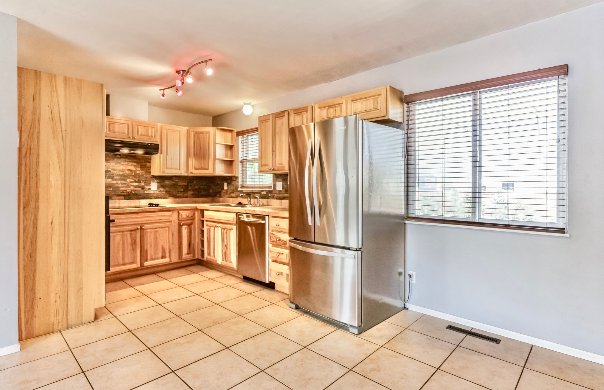 Building Photo - 2824 N Arcadia St