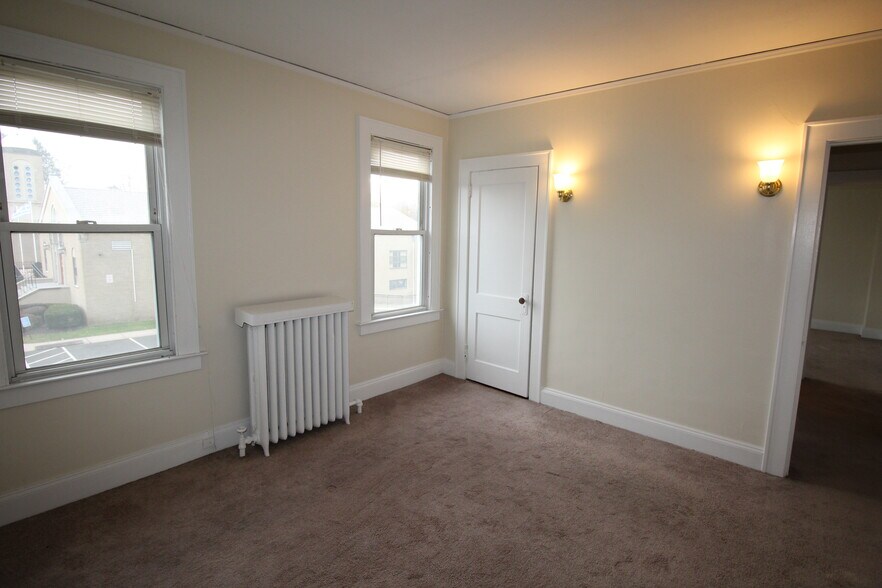 Building Photo - 411 Fairfield Ave