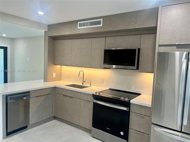 Building Photo - 3532 Thomas Ave