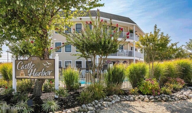 Building Photo - 1810 Central Ave