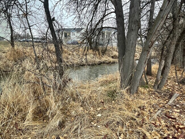 Building Photo - 214 S Dewey Ave