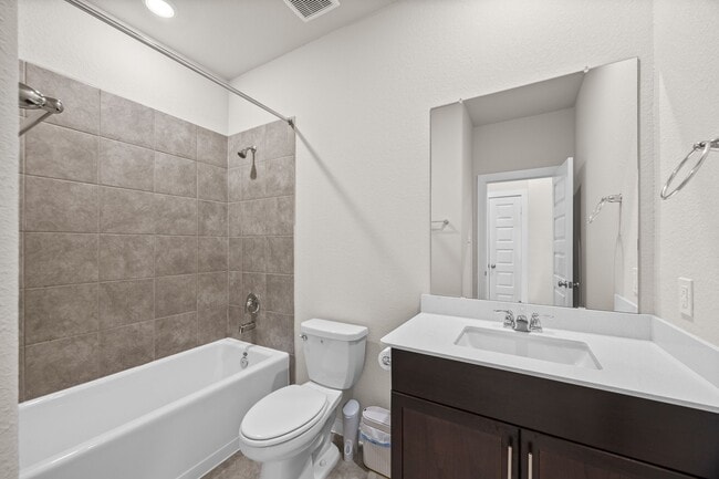Building Photo - 5547 Madden Ln