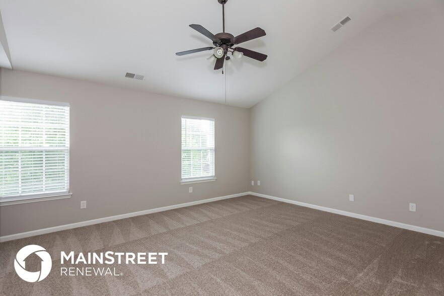 Building Photo - 12416 Oakton Hunt Dr