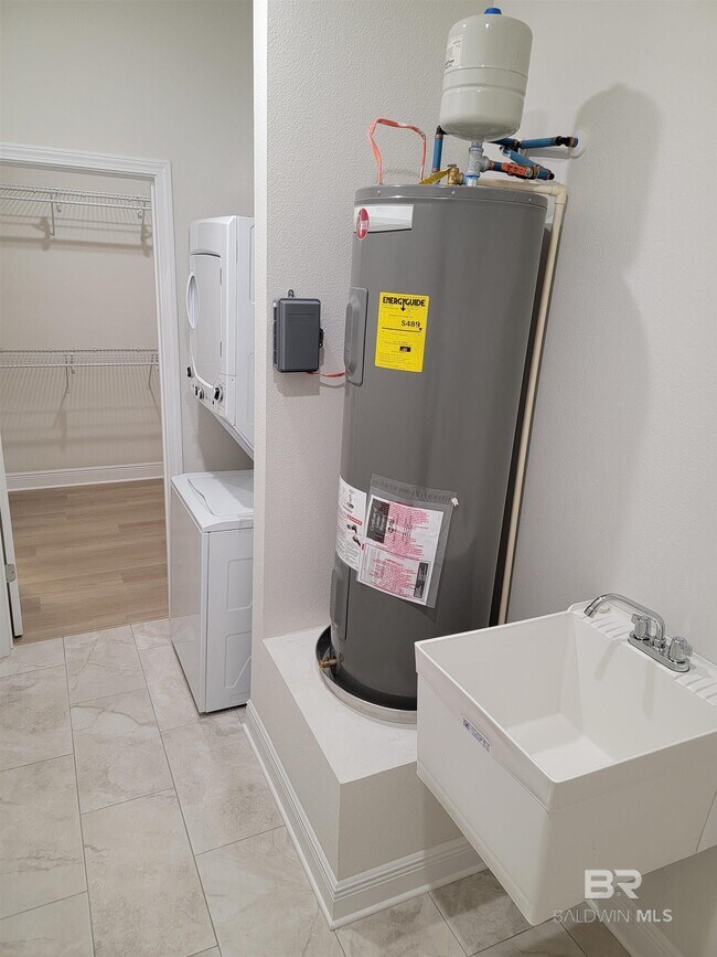 Building Photo - 13219 2nd St