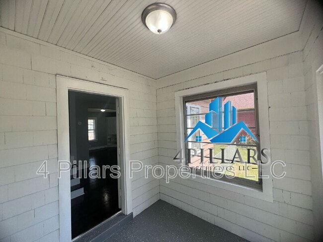 Building Photo - 106 Belden St