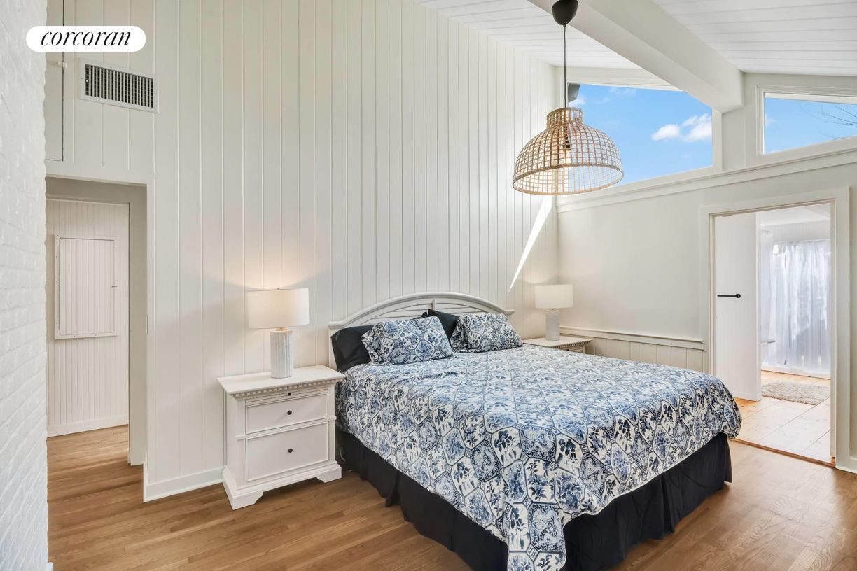 Building Photo - 1 Watersedge Dr