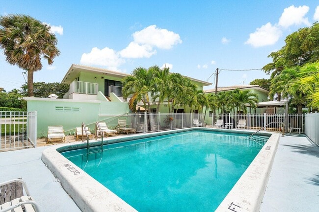 Building Photo - 5615 N Ocean Blvd
