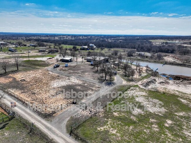 Building Photo - 933 Leatherwood Ln