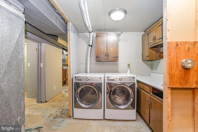 Building Photo - 417 Kemper Rd