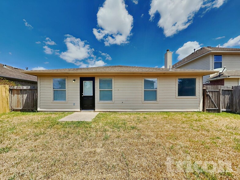 Building Photo - 2422 Spring Lily Ct