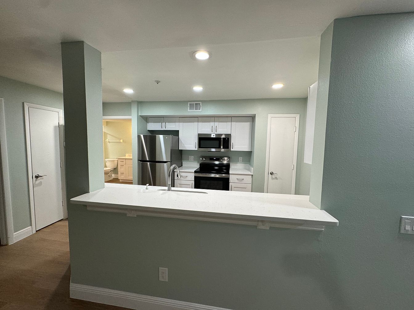 Building Photo - 470 S Pin Oak Pl