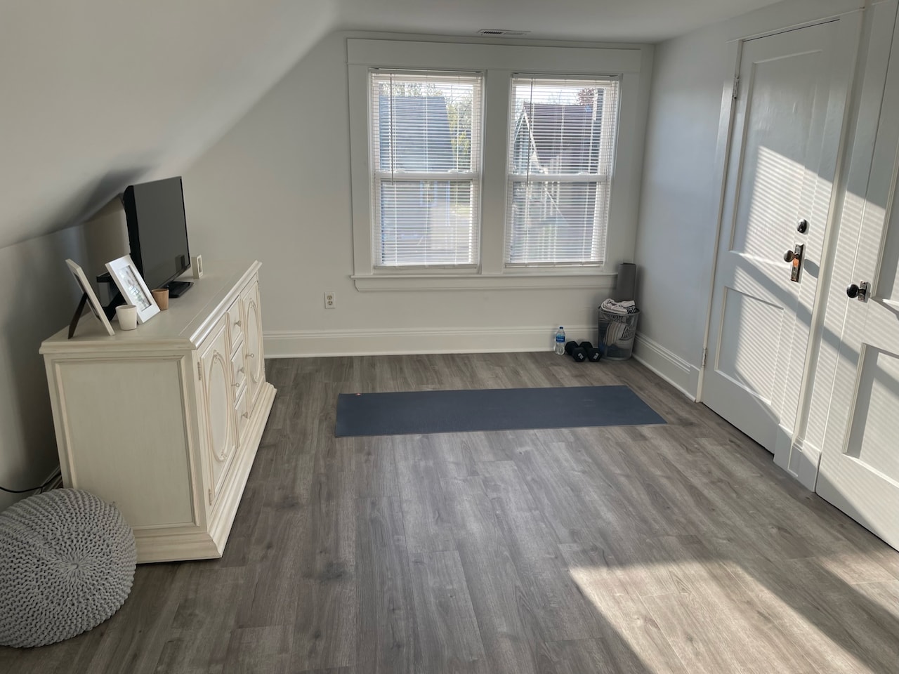 Upstairs Room 2 - 1443 Lakeland Ave