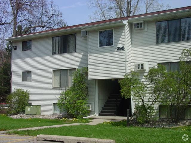 Building - Legend Woods Apartments