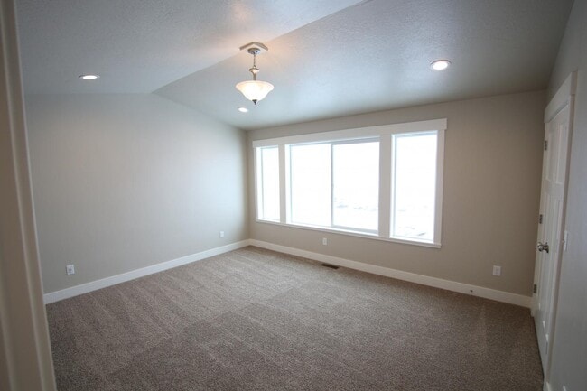 Building Photo - 2160 N 500 E