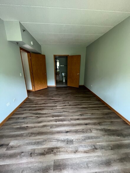 Building Photo - 943 Elderberry Cir