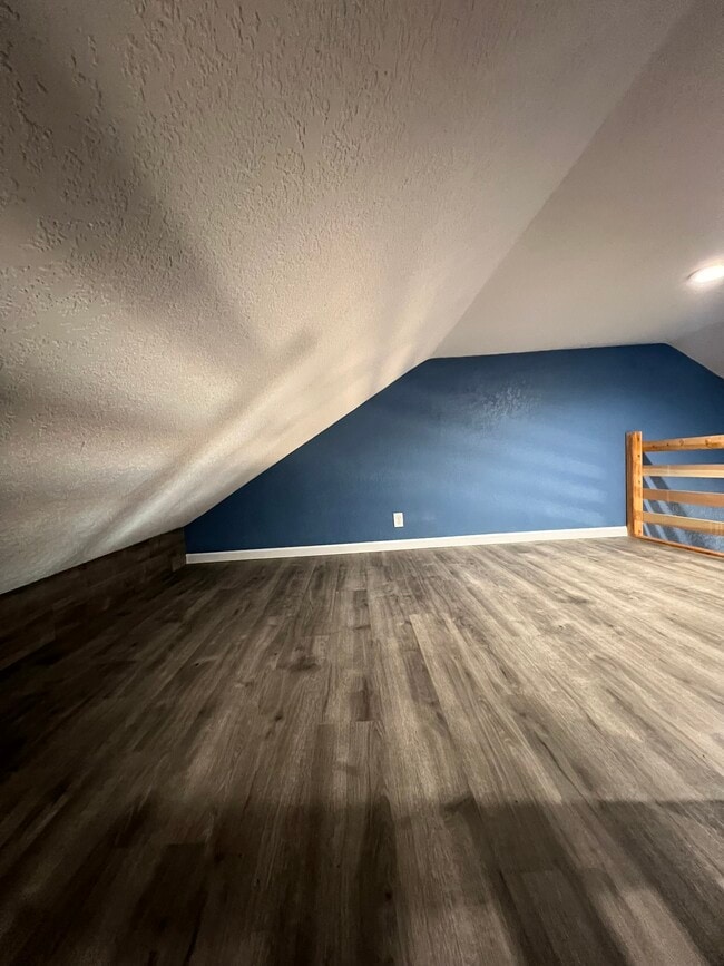 Building Photo - 1081 Craig Ave