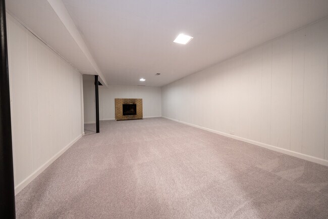 Building Photo - 4517 W 113th St