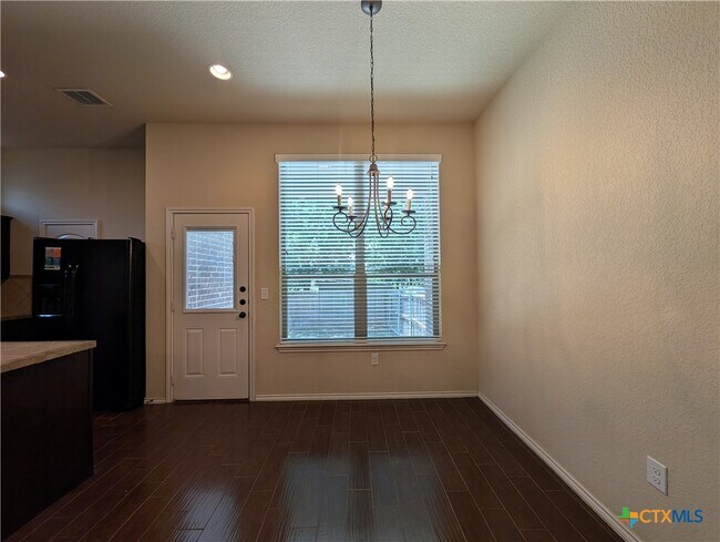 Building Photo - 622 Creekside Cir