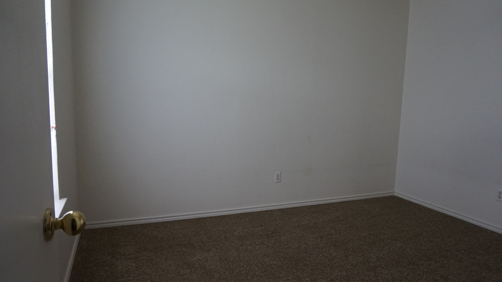 Building Photo - 1801 Cedarhill Dr